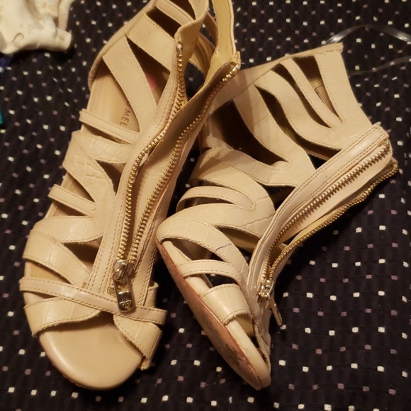 Shoes - Picture 2 of 2